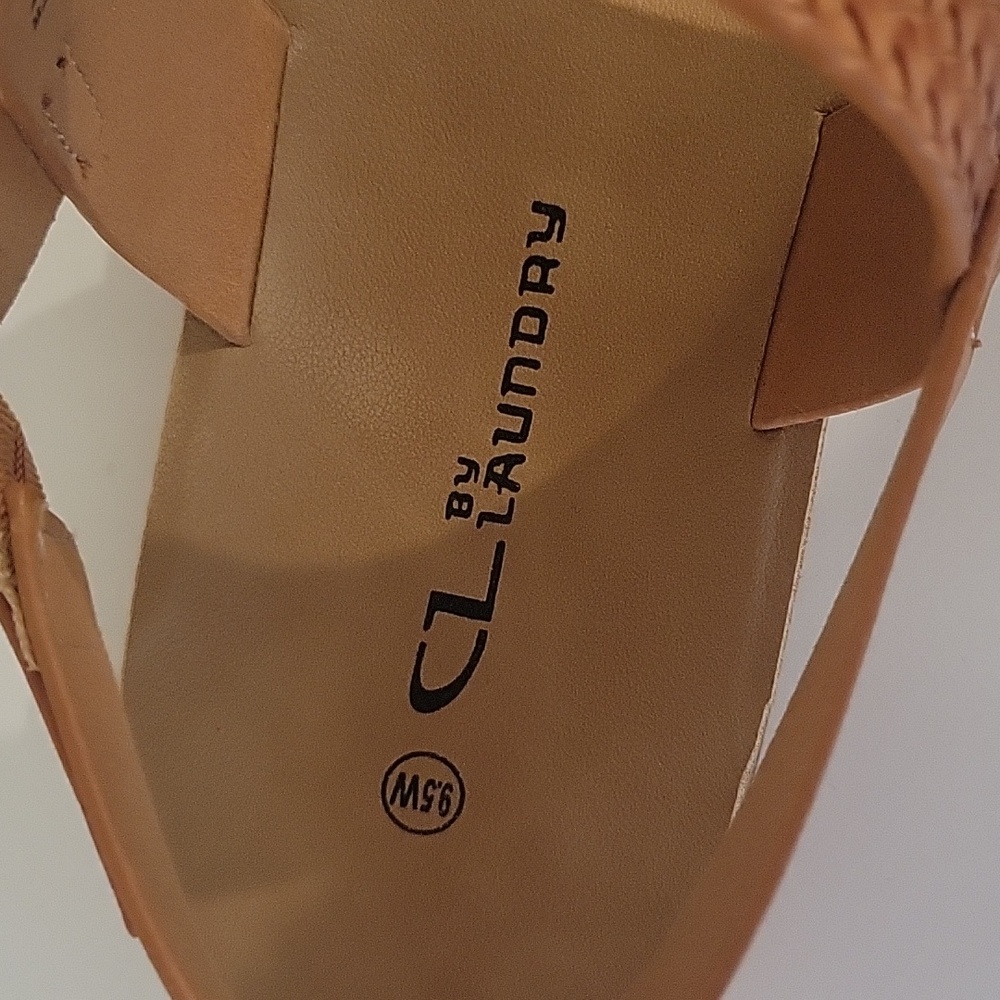 Sandals - Picture 2 of 4